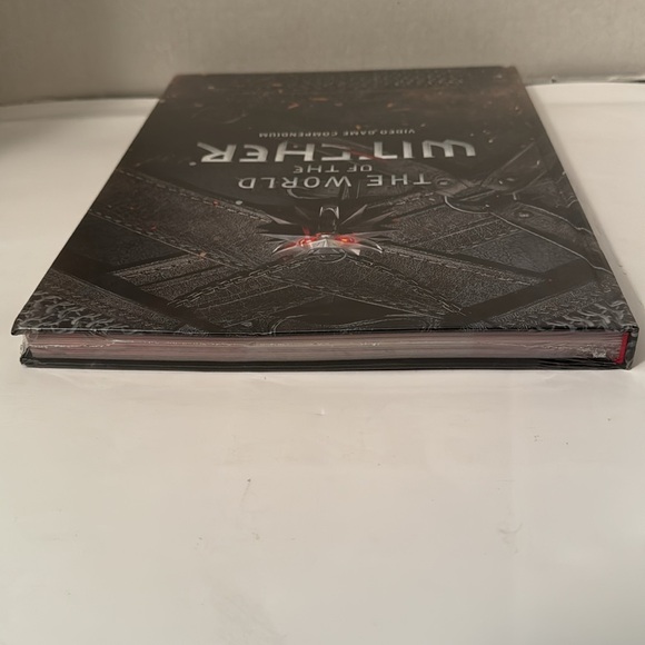 The World of the Witcher: Video Game Compendium Hardcover - Picture 7 of 8